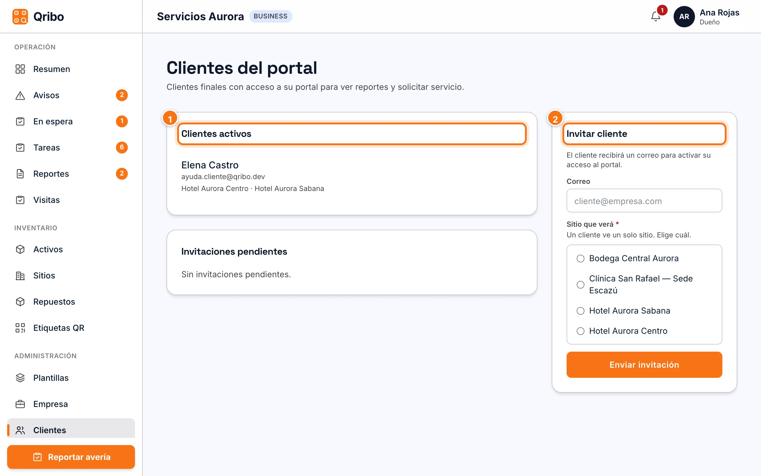 Clientes del portal: activos, invitaciones pendientes e Invitar cliente.